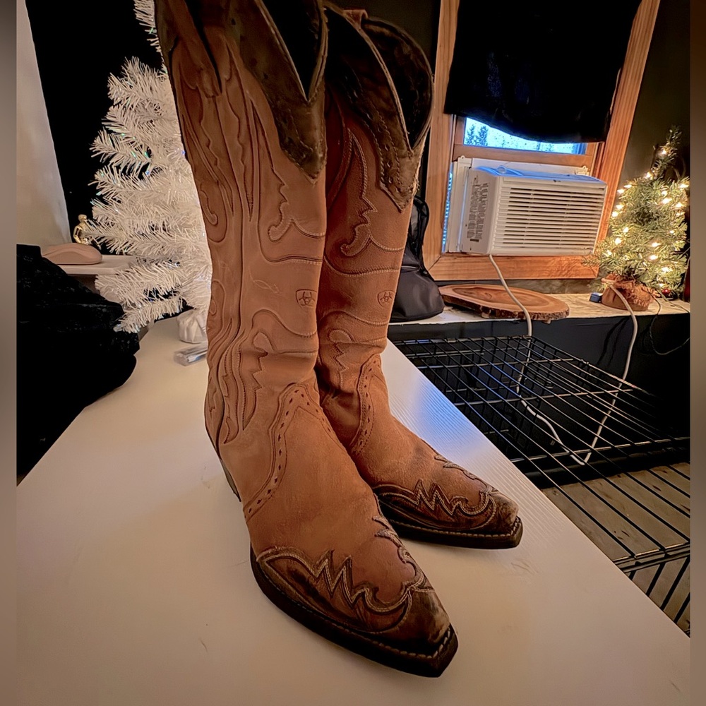 Brown Ariat Cowgirl Boots